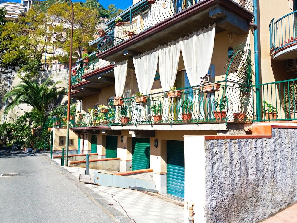 Bed And Breakfast Rosangela Taormina Exteriör bild